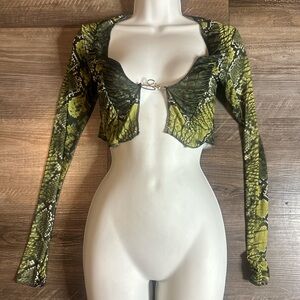 PrettyLittleThing Green Snake Print Crop Top